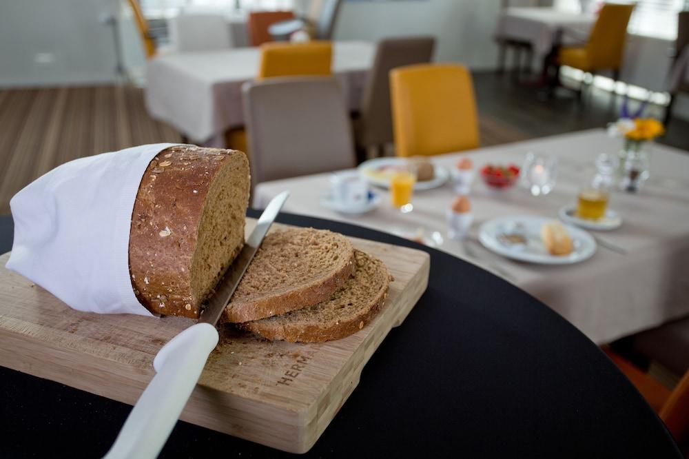Best Western Plus Hotel Restaurant Адуард Экстерьер фото